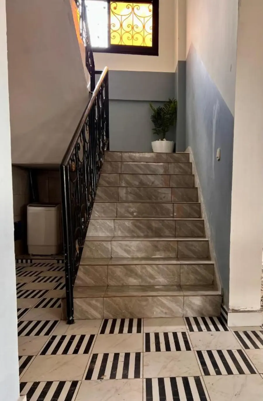 Escalier desservant les étages